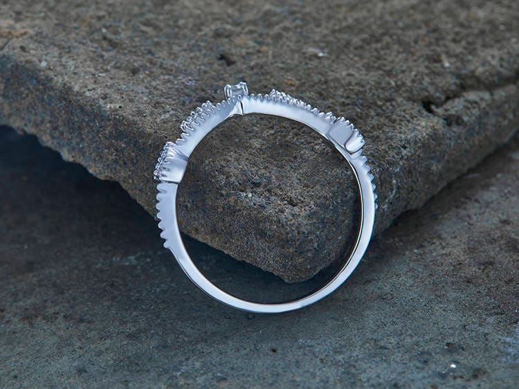 Art Deco Wedding Band Vintage Floral Ring Milgrain Curve V Ring Unique leaf ring CZ Diamond Wedding Band Sterling Silver White Gold Plated