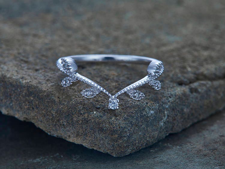 Art Deco Wedding Band Vintage Floral Ring Milgrain Curve V Ring Unique leaf ring CZ Diamond Wedding Band Sterling Silver White Gold Plated