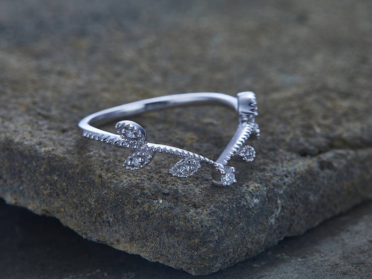 Art Deco Wedding Band Vintage Floral Ring Milgrain Curve V Ring Unique leaf ring CZ Diamond Wedding Band Sterling Silver White Gold Plated