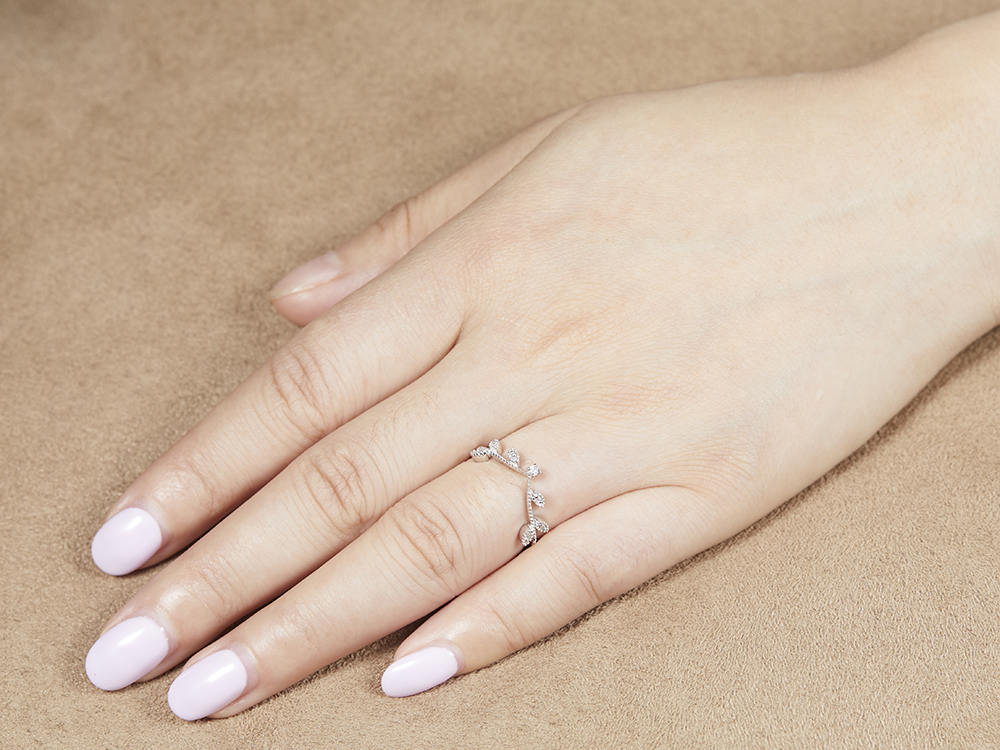 Art Deco Wedding Band Vintage Floral Ring Milgrain Curve V Ring Unique leaf ring CZ Diamond Wedding Band Sterling Silver White Gold Plated