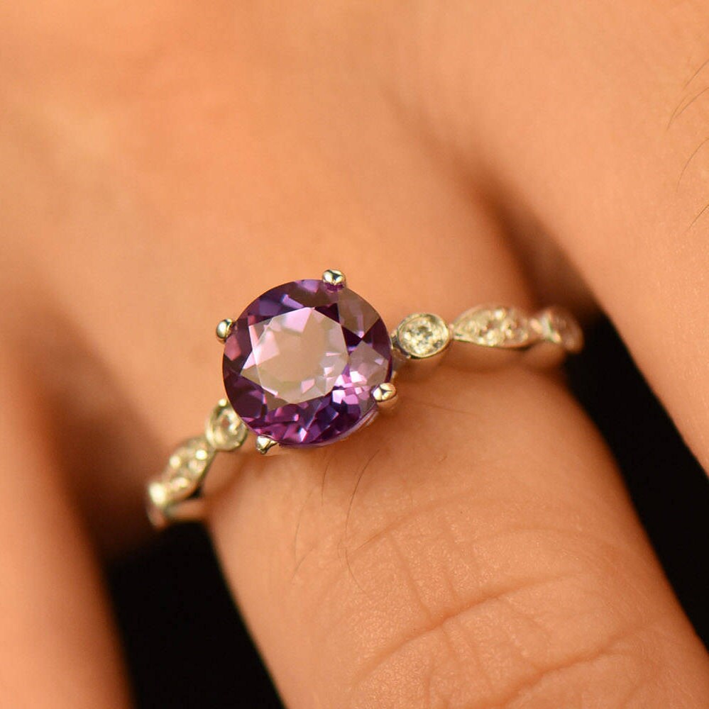 Alexandrite Engagement Ring Art Deco Wedding Band 6.5mm Round Cut Color Change Gemstone Solitaire Ring White Gold Plated Silver Bridal Ring