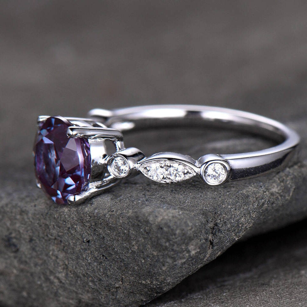 Alexandrite Engagement Ring Art Deco Wedding Band 6.5mm Round Cut Color Change Gemstone Solitaire Ring White Gold Plated Silver Bridal Ring