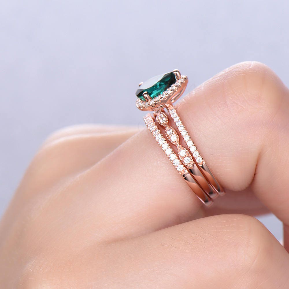 Emerald Wedding Ring Set 6x8mm Pear Cut Emerald Engagement Ring Half Eternity Art Deco Wedding Band Silver Bridal Set Rose Gold Plated