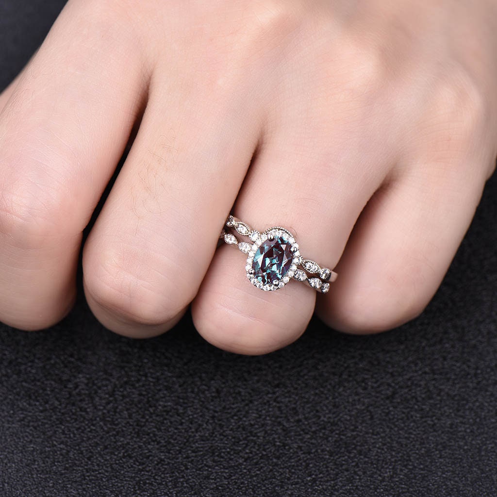 Oval Alexandrite Ring, Sterling Silver Ring, Alexandrite Wedding Ring Set, Engagement Ring, Promise Ring, Color Changing Stone, Gift for Her