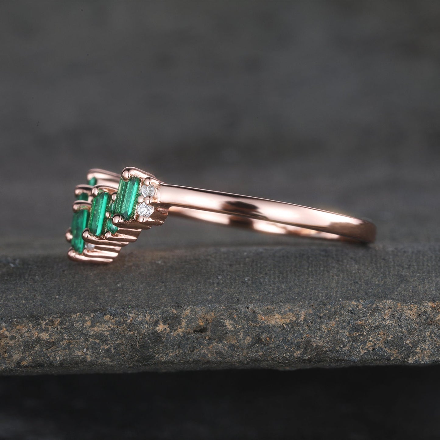 Vintage Curved Emerald Band Baguette Cut Emerald Wedding Ring Rose Gold Ring Green Stone Ring Stacking Matching Band May Birthstone