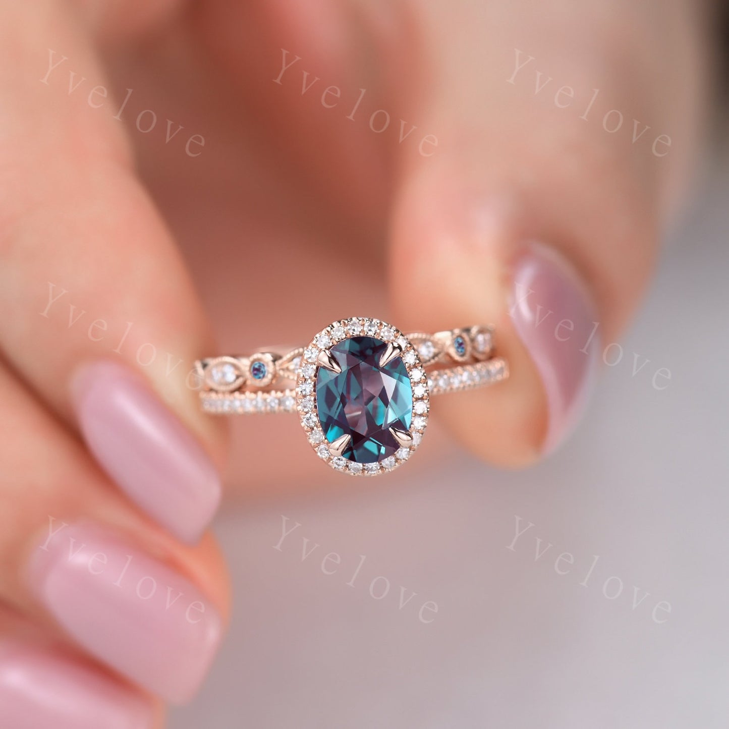 Vintage Oval Alexandrite Engagement Ring Bridal Ring Set Alexandrite Moissanite Band Retro Bridal Wedding Ring Rose Gold Ring Gift For Women