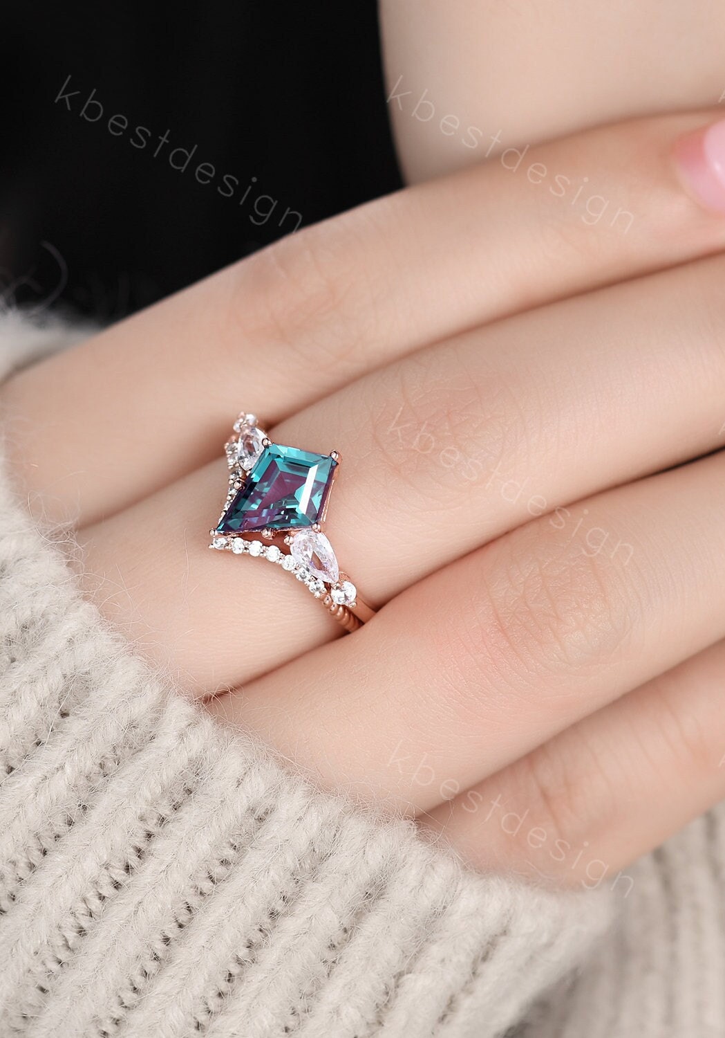 Vintage kite cut alexandrite engagement ring set rose gold pear shaped wedding ring for women unique curved stacking band bridal wedding set