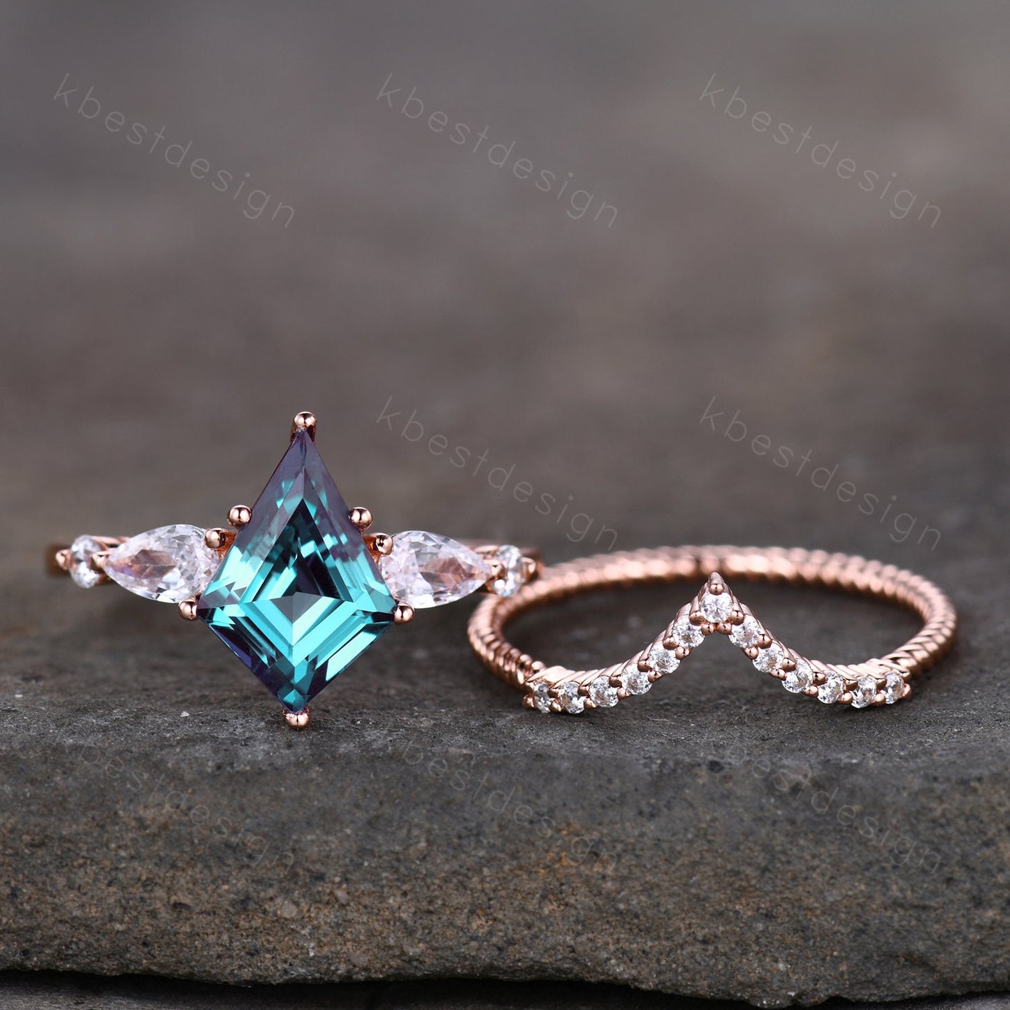 Vintage kite cut alexandrite engagement ring set rose gold pear shaped wedding ring for women unique curved stacking band bridal wedding set