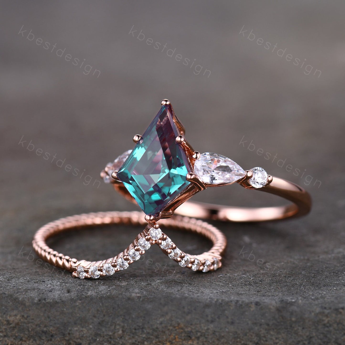 Vintage kite cut alexandrite engagement ring set rose gold pear shaped wedding ring for women unique curved stacking band bridal wedding set