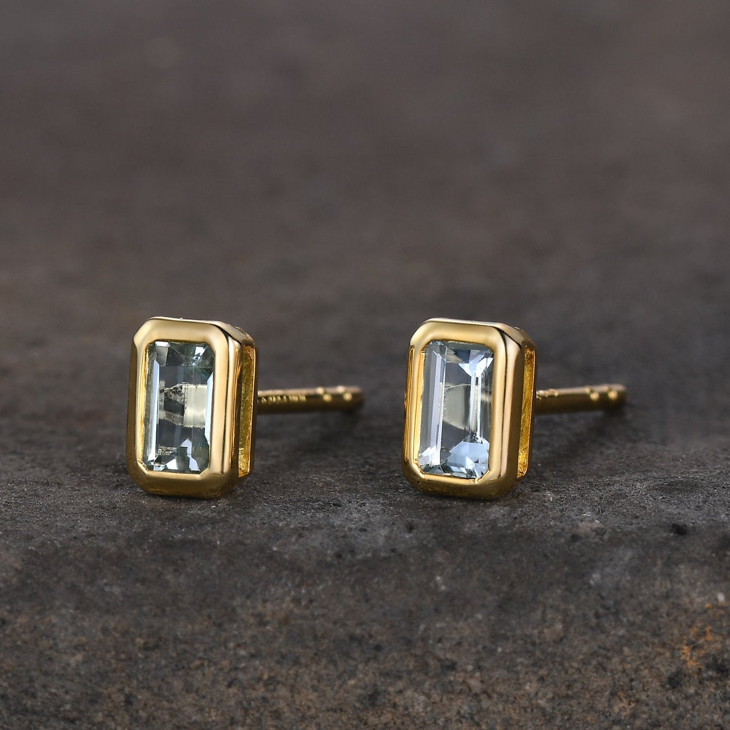 Bezel set Aquamarine Stud Earrings, 14K Gold Aquamarine Earrings, March Birthstone, Minimalist Earrings, Tiny Gold Stud Earrings, Handmade