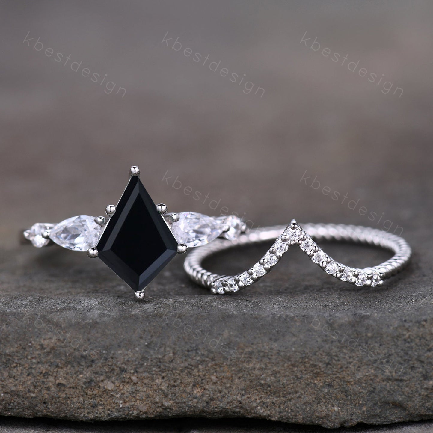 Vintage kite cut black onyx engagement ring set unique pear shaped moissanite wedding rings for women art deco bridal wedding ring set
