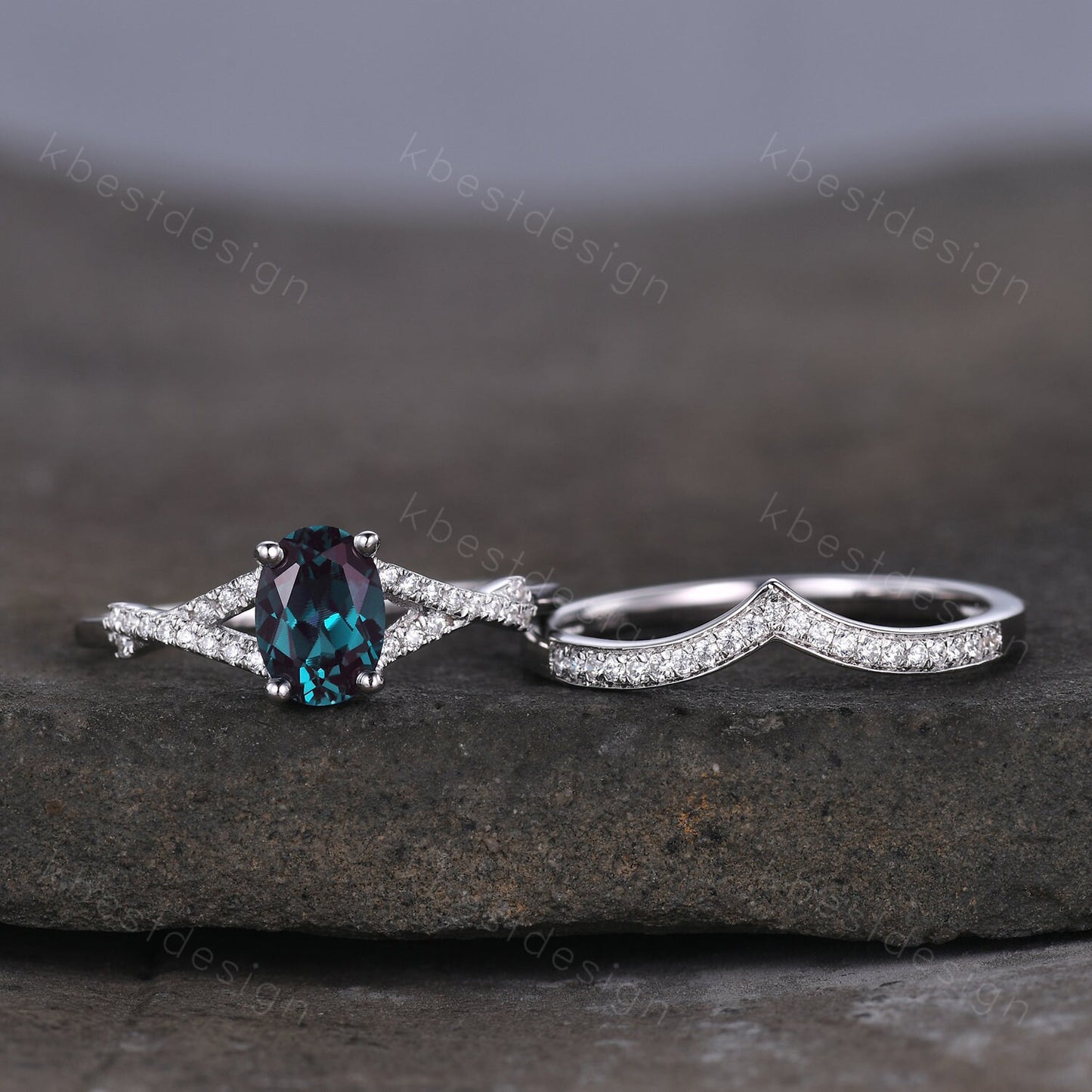 Oval cut Alexandrite bridal ring set vintage unique Alexandrite engagement ring curved moissanite ring set for women silver ring