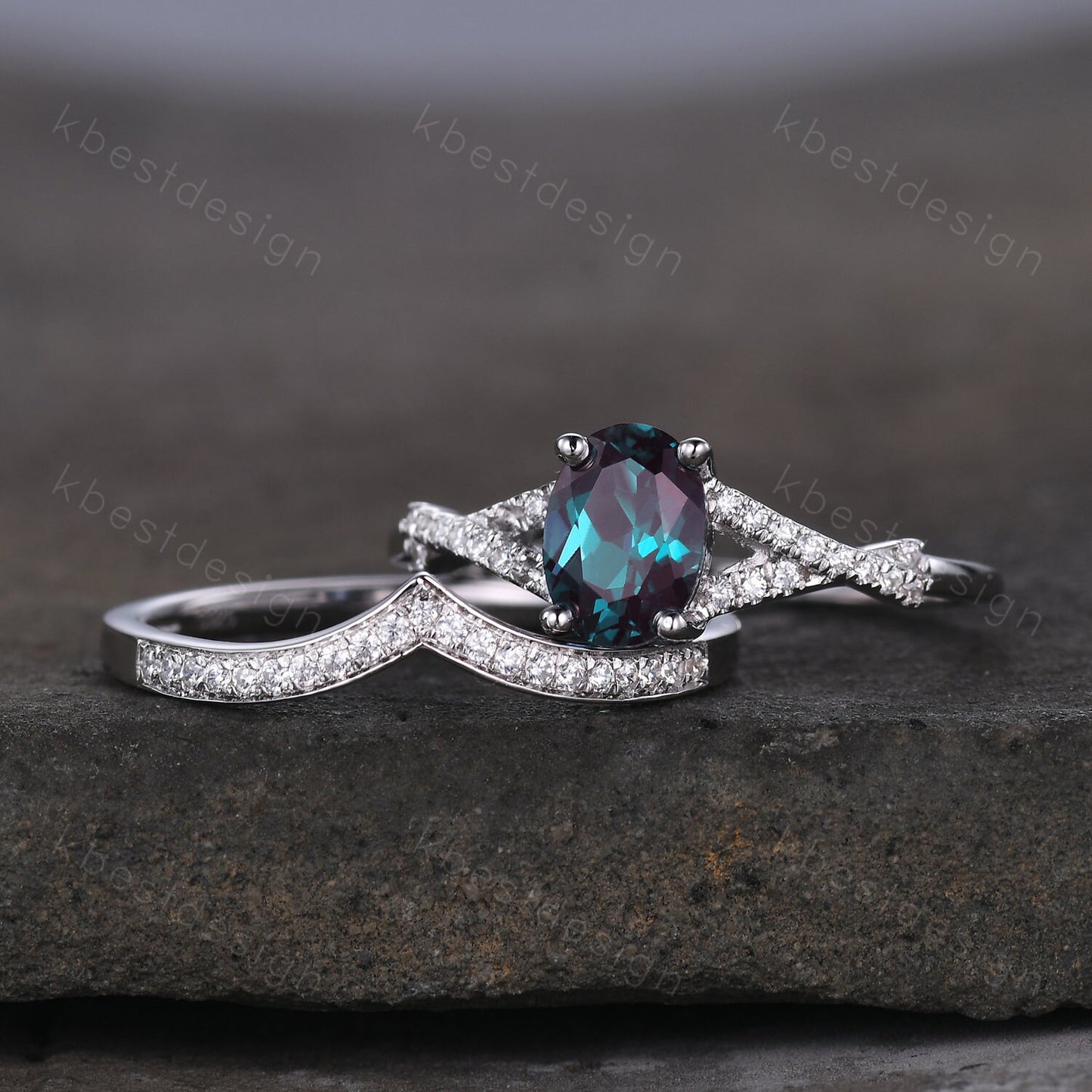 Oval cut Alexandrite bridal ring set vintage unique Alexandrite engagement ring curved moissanite ring set for women silver ring