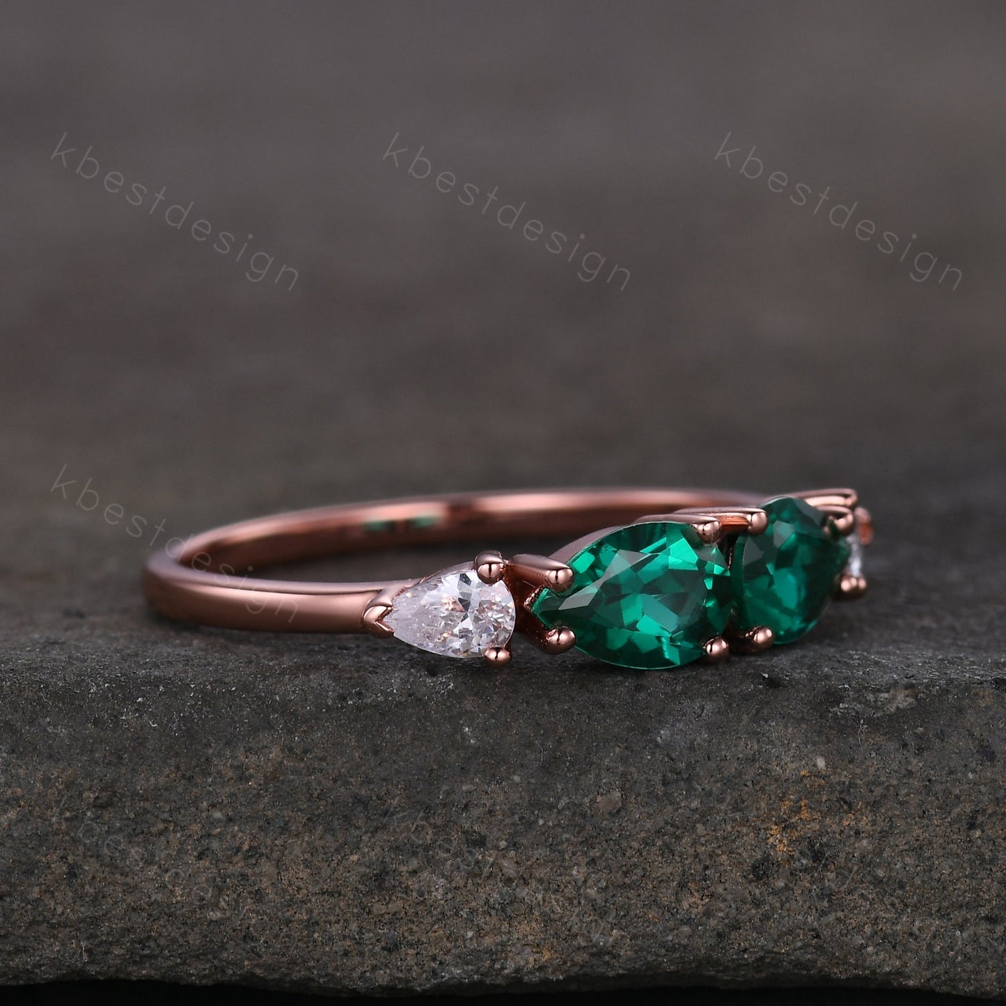 Pear cut emerald engagement ring art deco rose gold moissanite ring vintage teardrop green emerald ring unique 4 stone bridal wedding ring