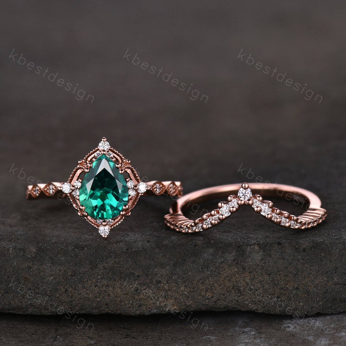 Vintage emerald engagement ring set rose gold emerald ring unique curved Moissanite stacking band pear shaped bridal set Promise ring