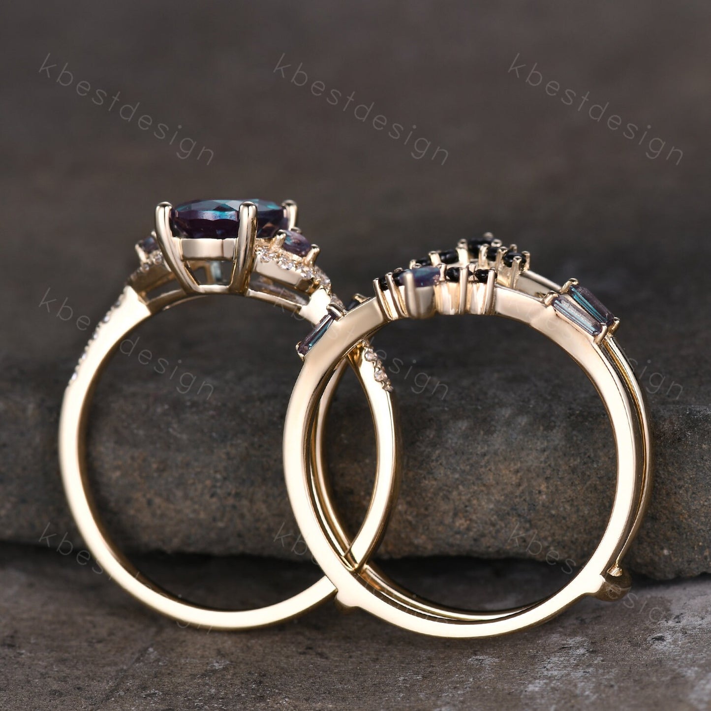Vintage Alexandrite Engagement Ring Set Yellow Gold Oval cut Ring Unique Art Deco Alexandrite Stacking Matching Band Bridal Promise Set