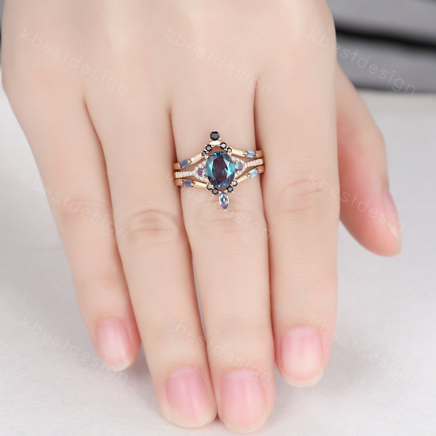 Vintage Alexandrite Engagement Ring Set Yellow Gold Oval cut Ring Unique Art Deco Alexandrite Stacking Matching Band Bridal Promise Set