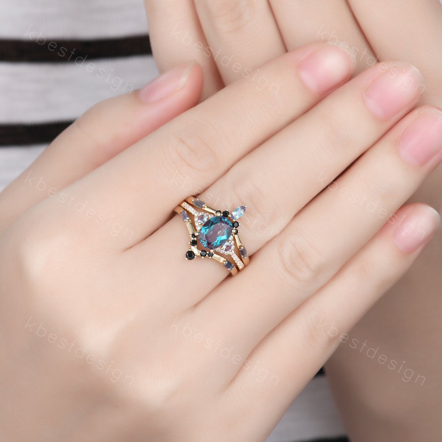 Vintage Alexandrite Engagement Ring Set Yellow Gold Oval cut Ring Unique Art Deco Alexandrite Stacking Matching Band Bridal Promise Set