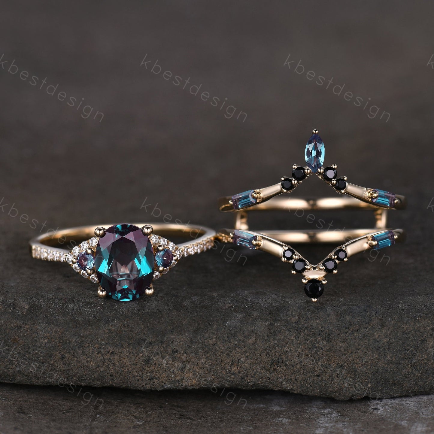 Vintage Alexandrite Engagement Ring Set Yellow Gold Oval cut Ring Unique Art Deco Alexandrite Stacking Matching Band Bridal Promise Set