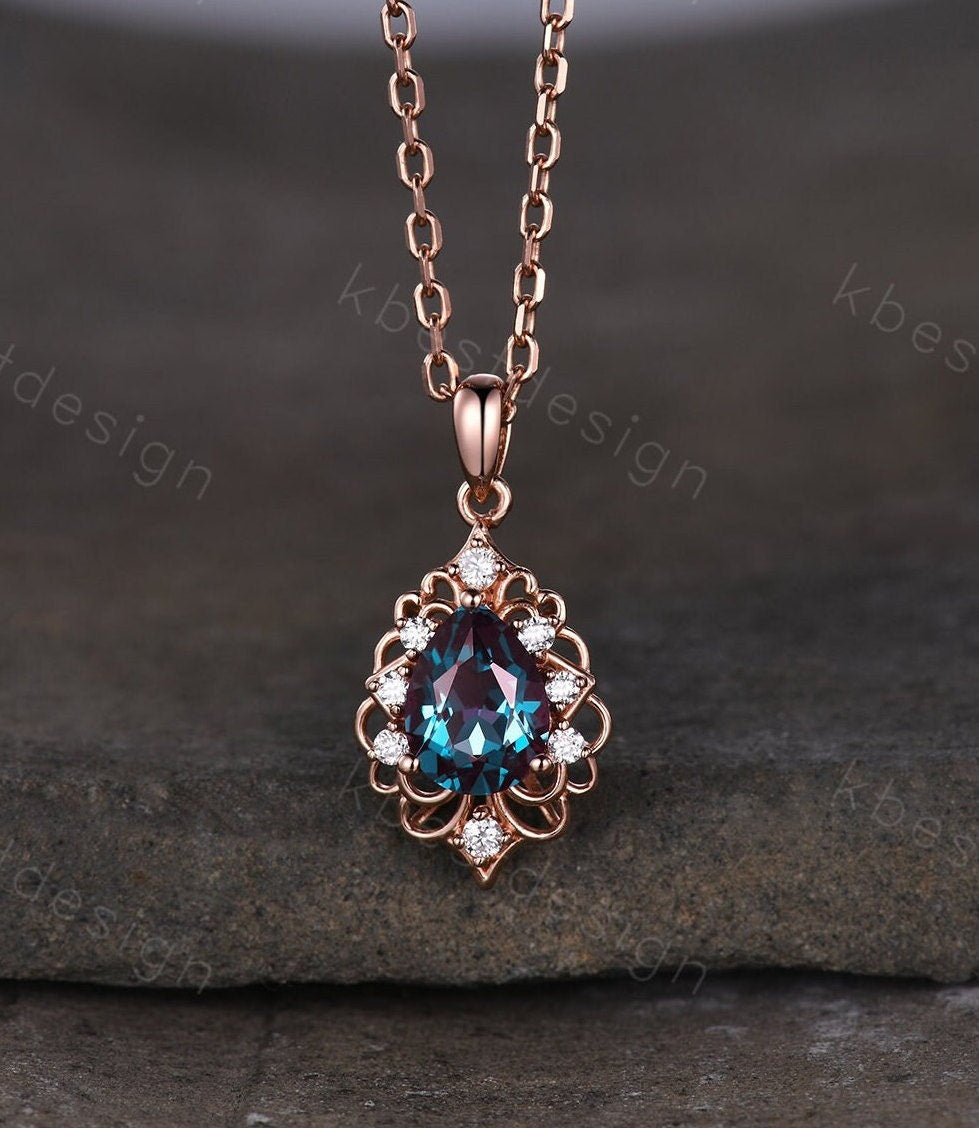 Vintage 1.5CT Alexandrite Necklace, Rose Gold Pear cut Alexandrite Pendant, June Birthstone Jewelry, Unique Art Deco Bridal Promise Gift