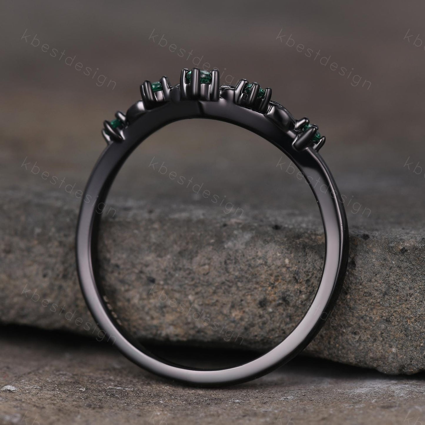 Vintage Curved Emerald Wedding Band Black Gold Stacking Band Unique Leaf Style Matching Band for Women Nature Inspired Ring Anniversary Gift