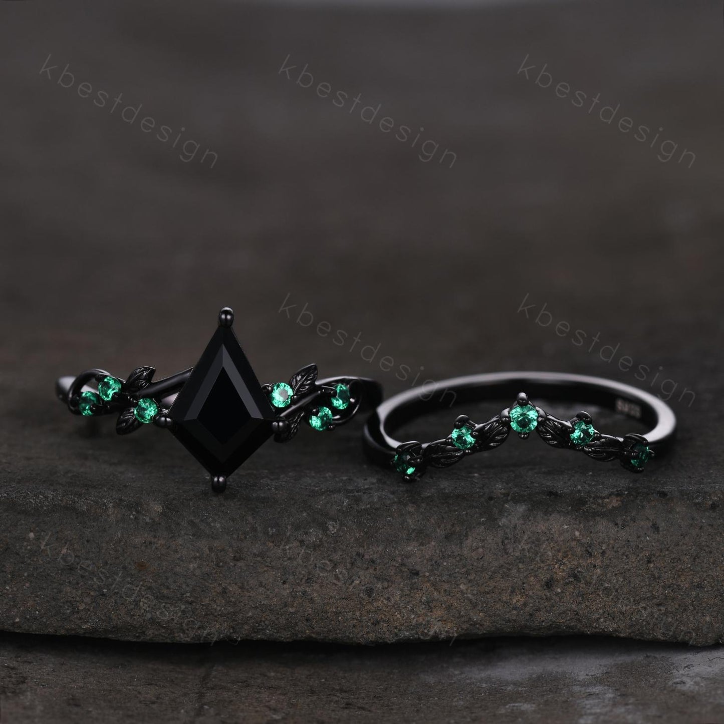 Gothic Kite Cut Black Onyx Engagement Ring Art Deco Branch Design Leaf Emerald Wedding Ring Black Gold Ring Unique Bridal Ring Set