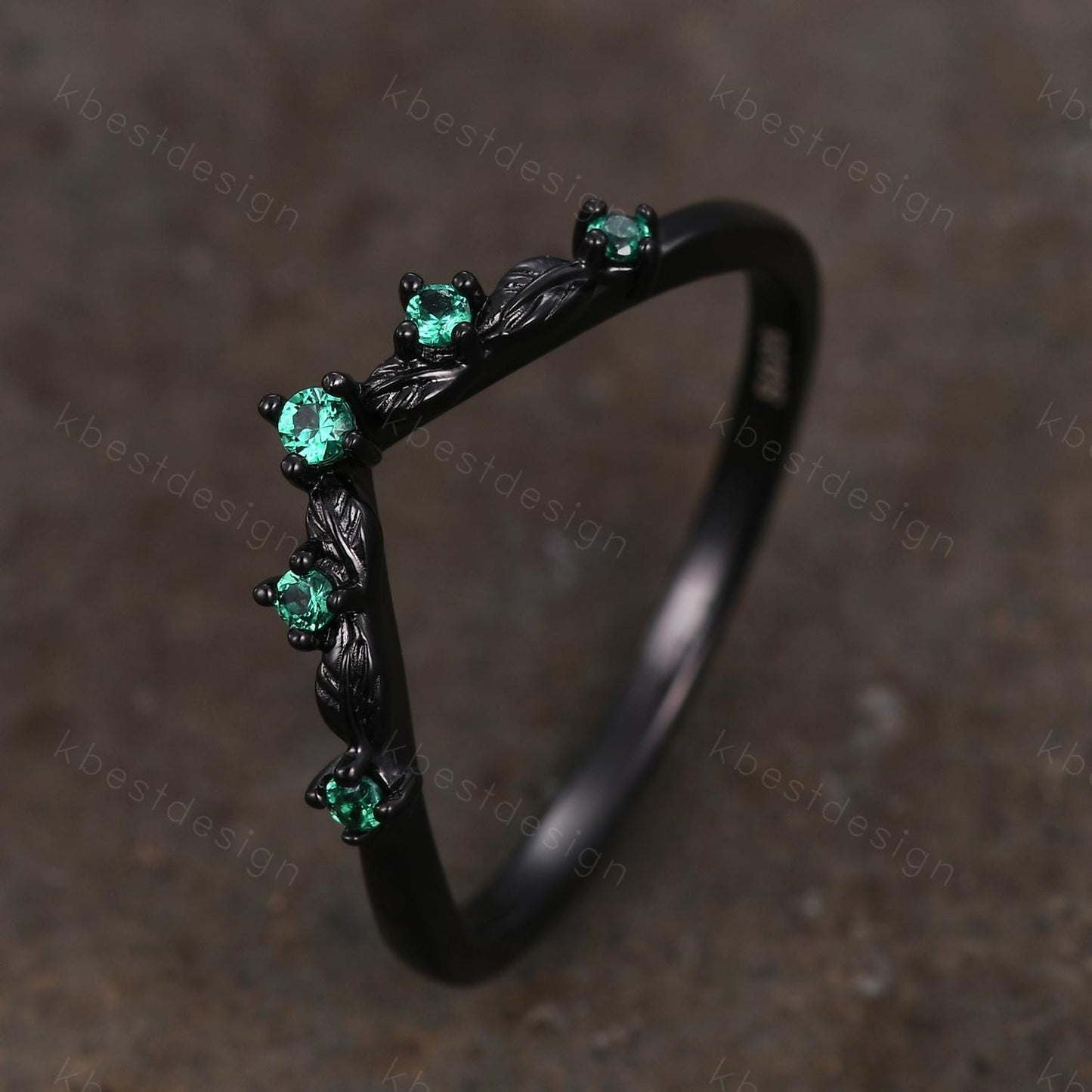 Vintage Curved Emerald Wedding Band Black Gold Stacking Band Unique Leaf Style Matching Band for Women Nature Inspired Ring Anniversary Gift