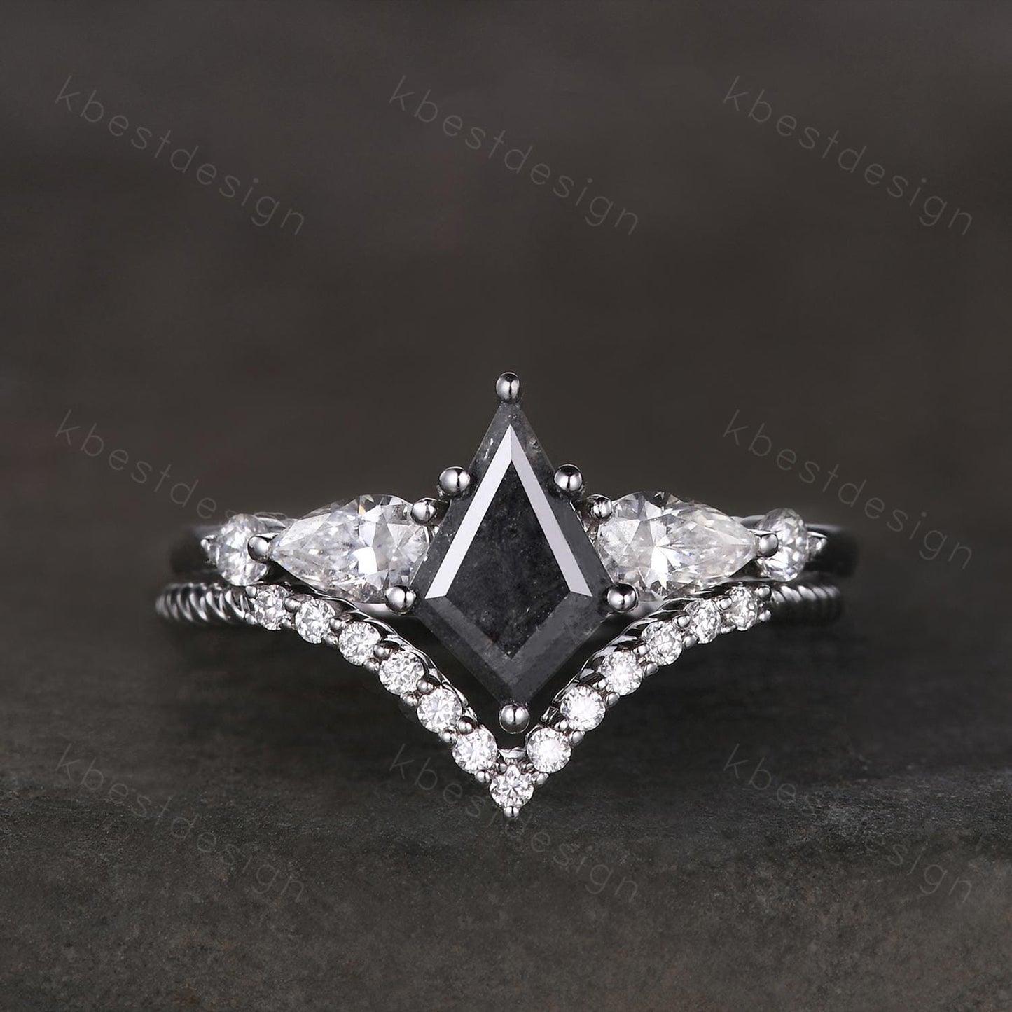 Kite cut salt and pepper diamond engagement ring set unique art deco moissanite wedding ring 14k gold ring vintage bridal wedding ring set
