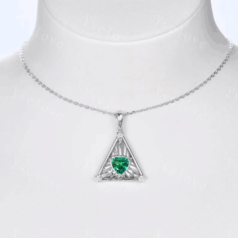 Gothic triangle cut Emerald pendant black gold unique trillion shape Green Emerald engagement necklace women retro wedding necklace gift