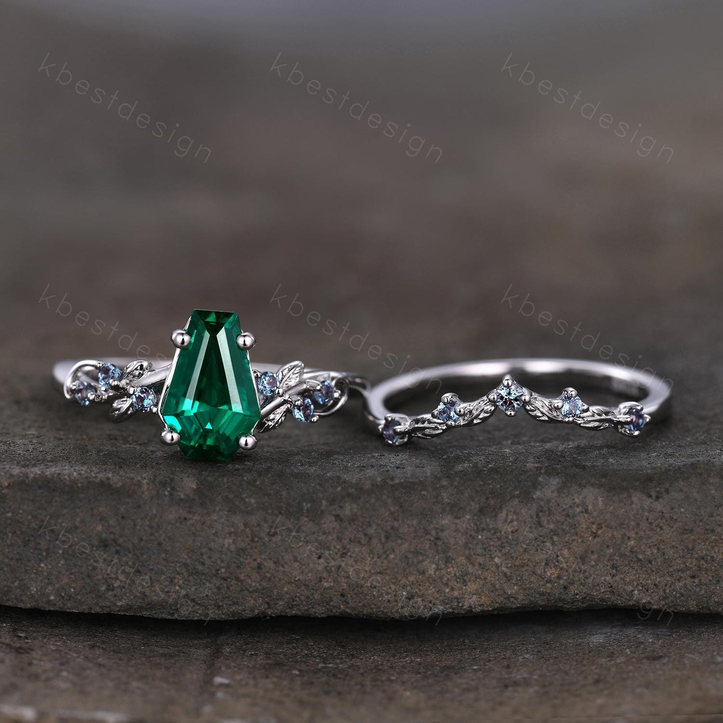 Vintage Coffin cut Emerald Engagement Ring Art Deco Branch Design Leaf Ring Alexandrite Stacking Band Unique Bridal Promise Ring Set
