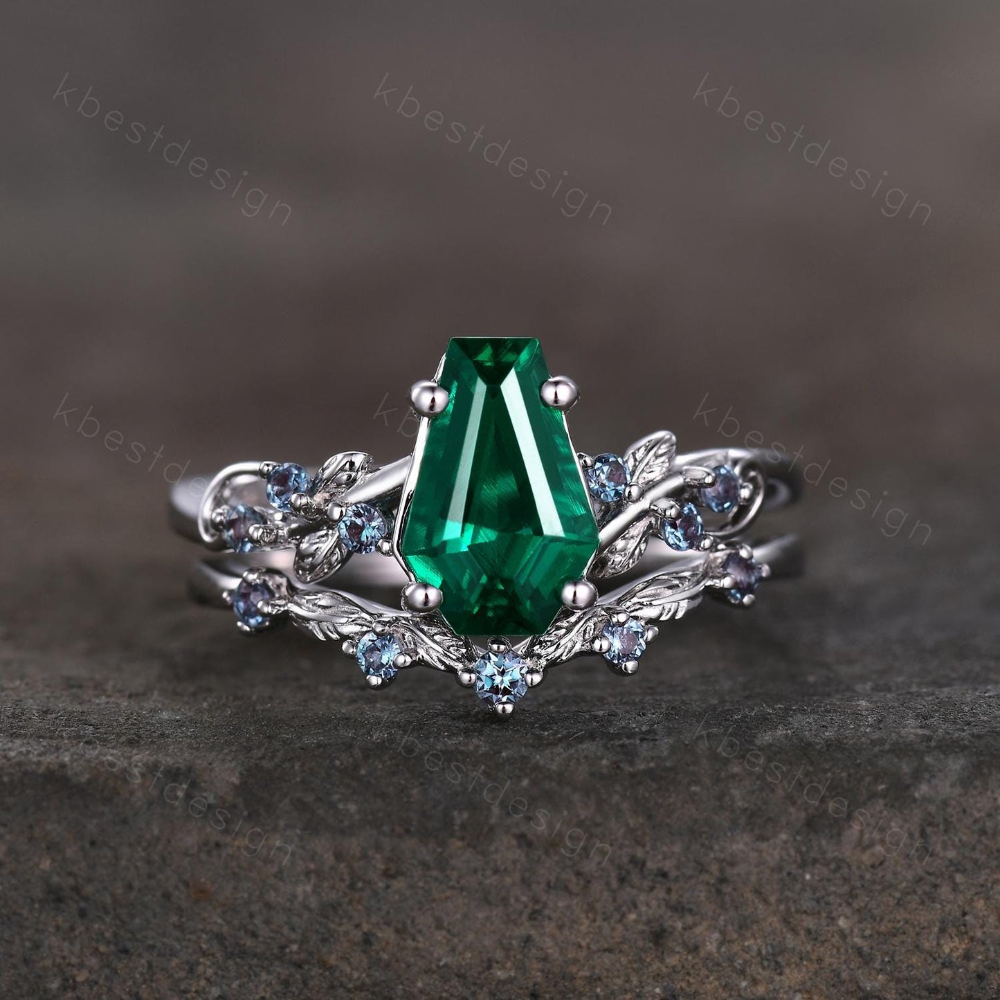 Vintage Coffin cut Emerald Engagement Ring Art Deco Branch Design Leaf Ring Alexandrite Stacking Band Unique Bridal Promise Ring Set