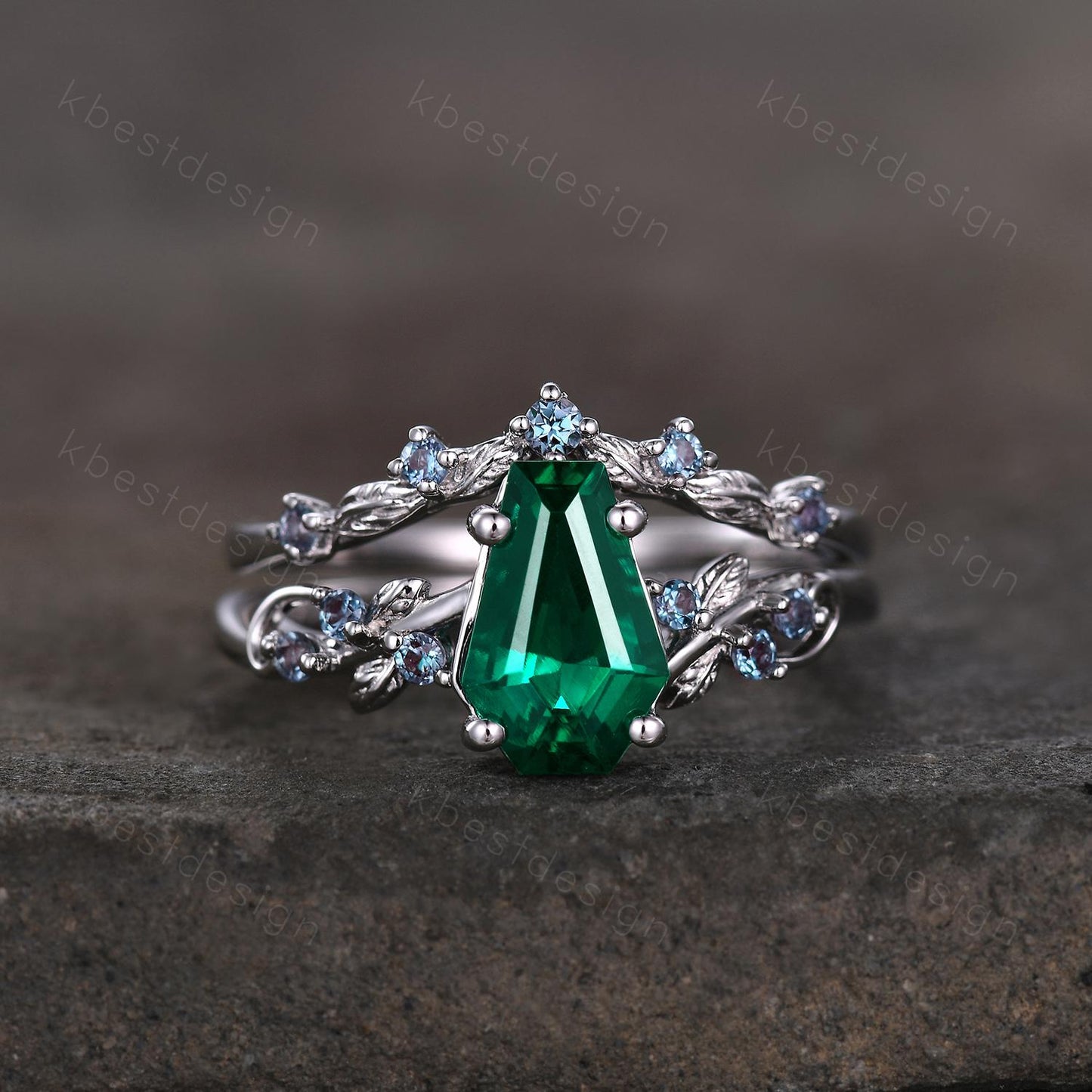 Vintage Coffin cut Emerald Engagement Ring Art Deco Branch Design Leaf Ring Alexandrite Stacking Band Unique Bridal Promise Ring Set