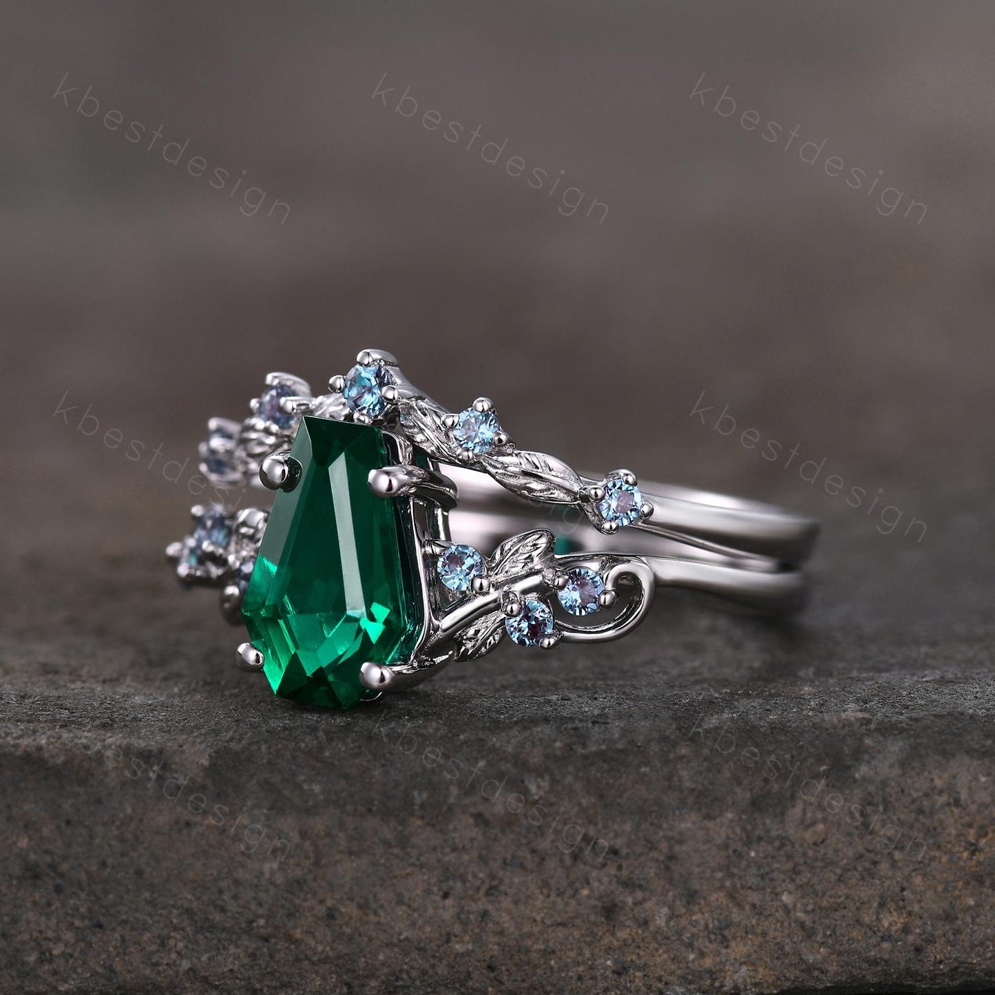 Vintage Coffin cut Emerald Engagement Ring Art Deco Branch Design Leaf Ring Alexandrite Stacking Band Unique Bridal Promise Ring Set