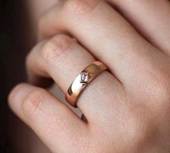 Custom order for Kassidy, 6mm width comfort fit band with a baguette morganite, gold plated, size 8.
