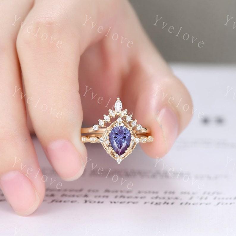 Vintage Pear Alexandrite Engagement Ring,Firework Cut Alexandrite Ring,14K Gold Ring,Unique Women Moissanite Promise Ring For Her,Handmade