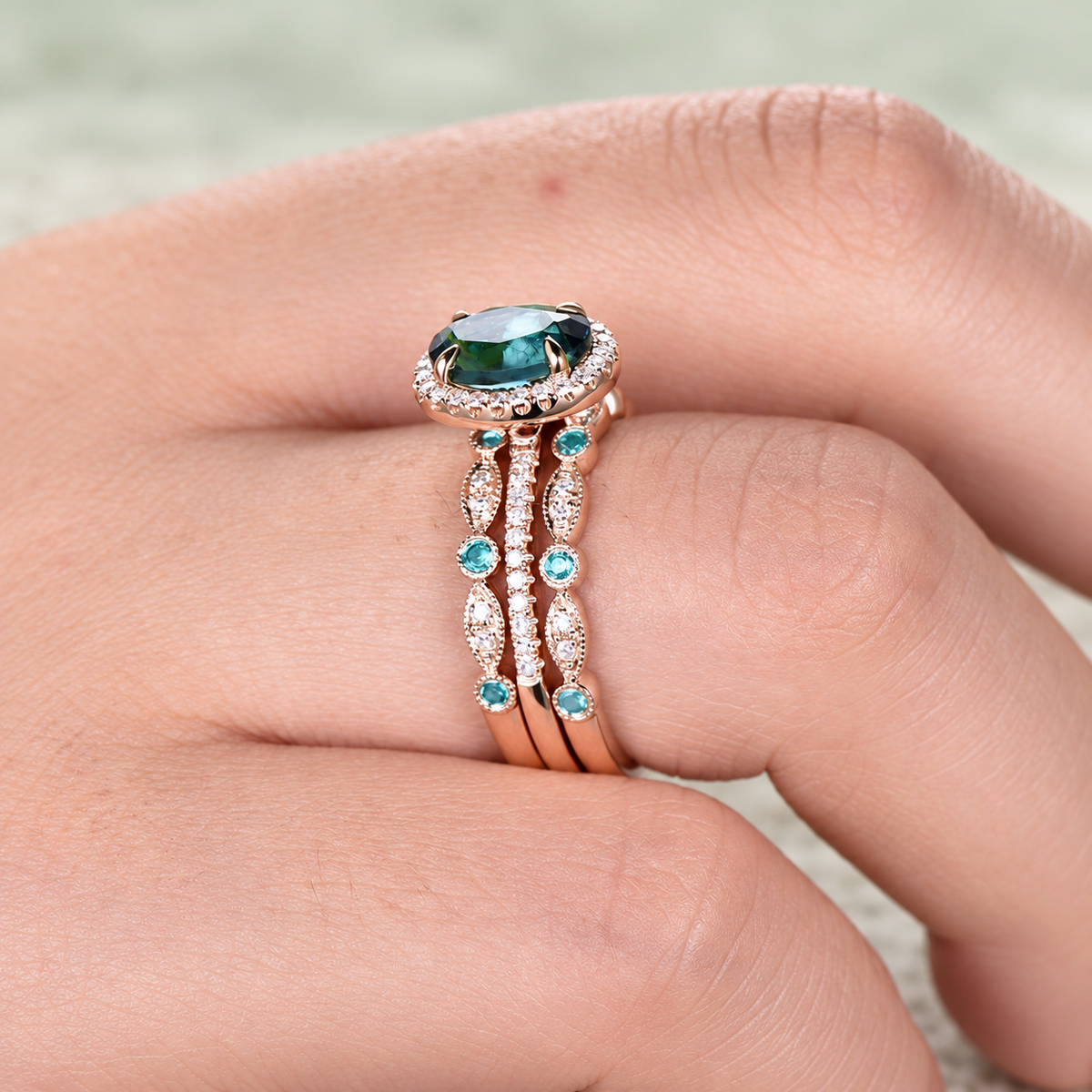 Oval Alexandrite Halo Bridal Ring Set — detail 4
