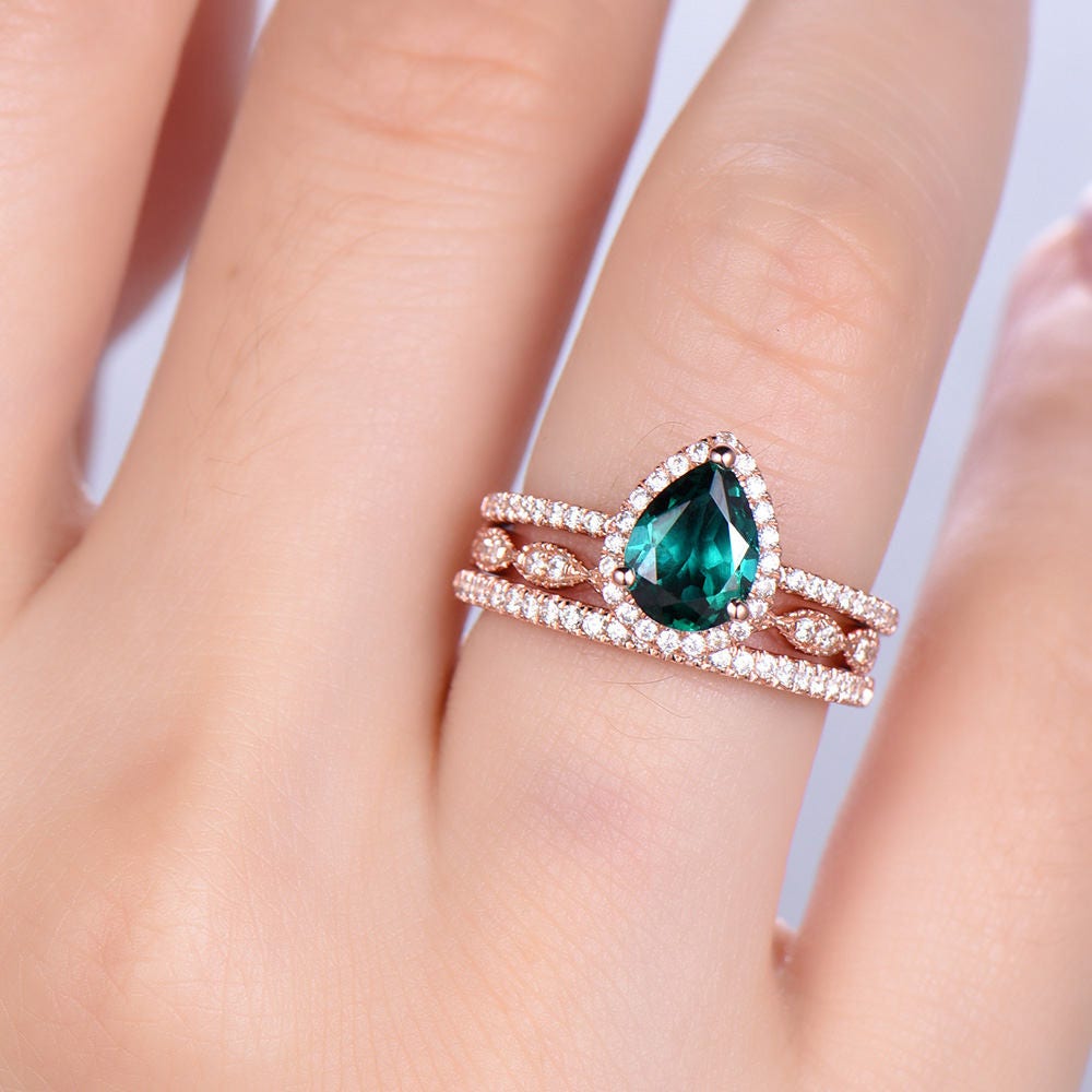 Emerald Wedding Ring Set 6x8mm Pear Cut Emerald Engagement Ring Half Eternity Art Deco Wedding Band Silver Bridal Set Rose Gold Plated