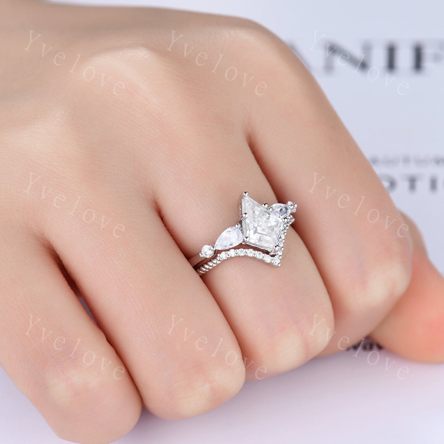 Vintage Kite Cut Moissanite Engagement Ring Set,Pear Cut Moissanite Gem Ring For Women,Unique bridal Wedding Band,14K White Gold,Custom Ring