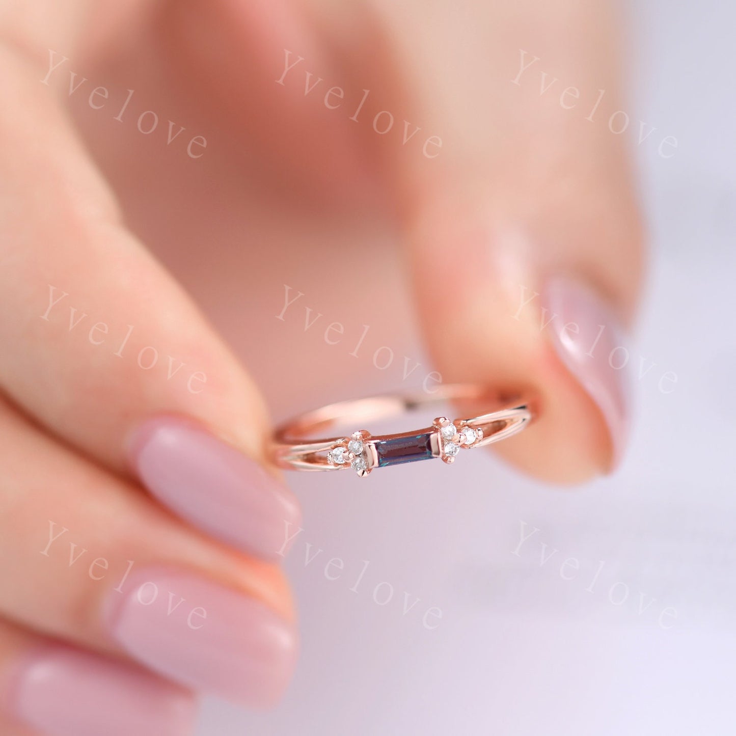 Baguette Cut Alexandrite Ring,June Birthstone Ring,Alexandrite Wedding Ring,Rose Gold Wedding Band,Exquisite Ring,Anniversary Gift for her