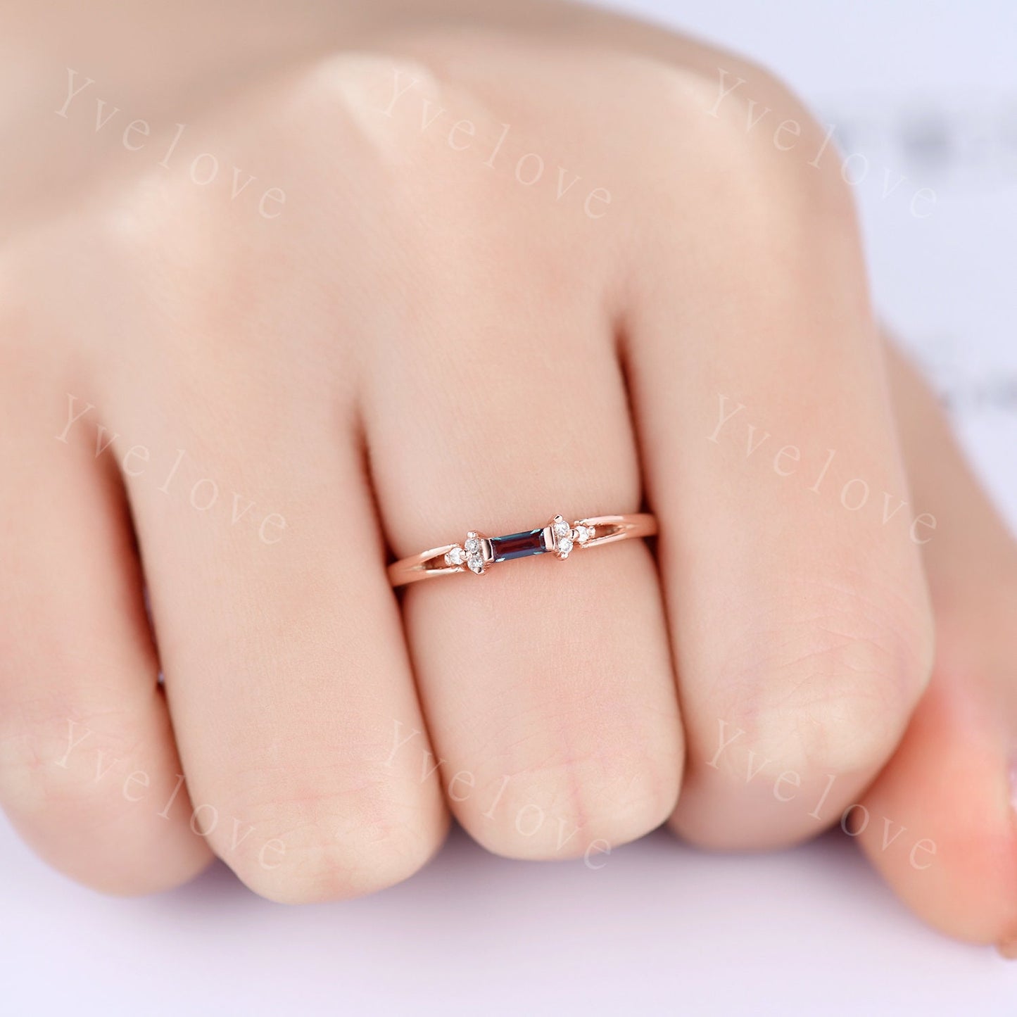 Baguette Cut Alexandrite Ring,June Birthstone Ring,Alexandrite Wedding Ring,Rose Gold Wedding Band,Exquisite Ring,Anniversary Gift for her