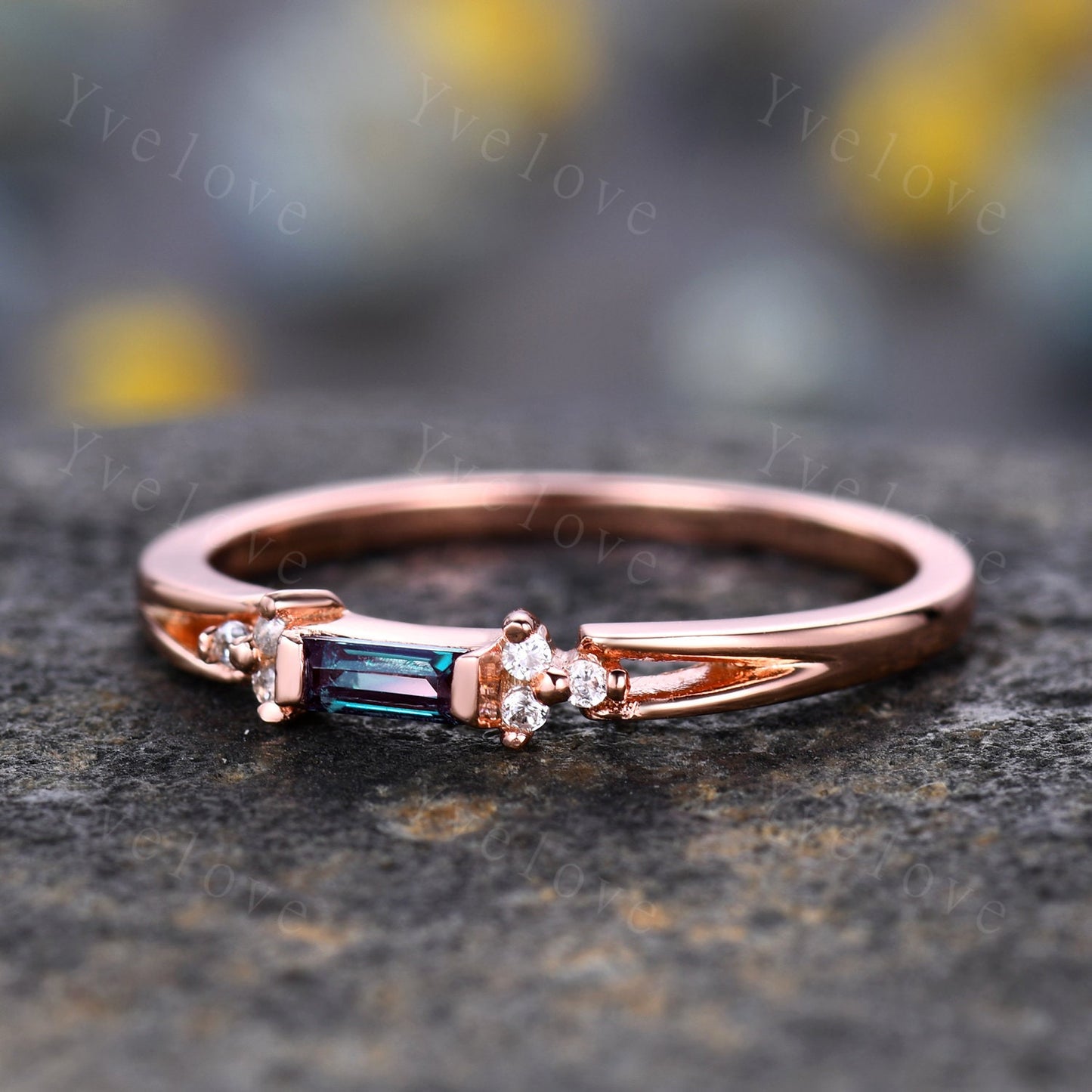 Baguette Cut Alexandrite Ring,June Birthstone Ring,Alexandrite Wedding Ring,Rose Gold Wedding Band,Exquisite Ring,Anniversary Gift for her