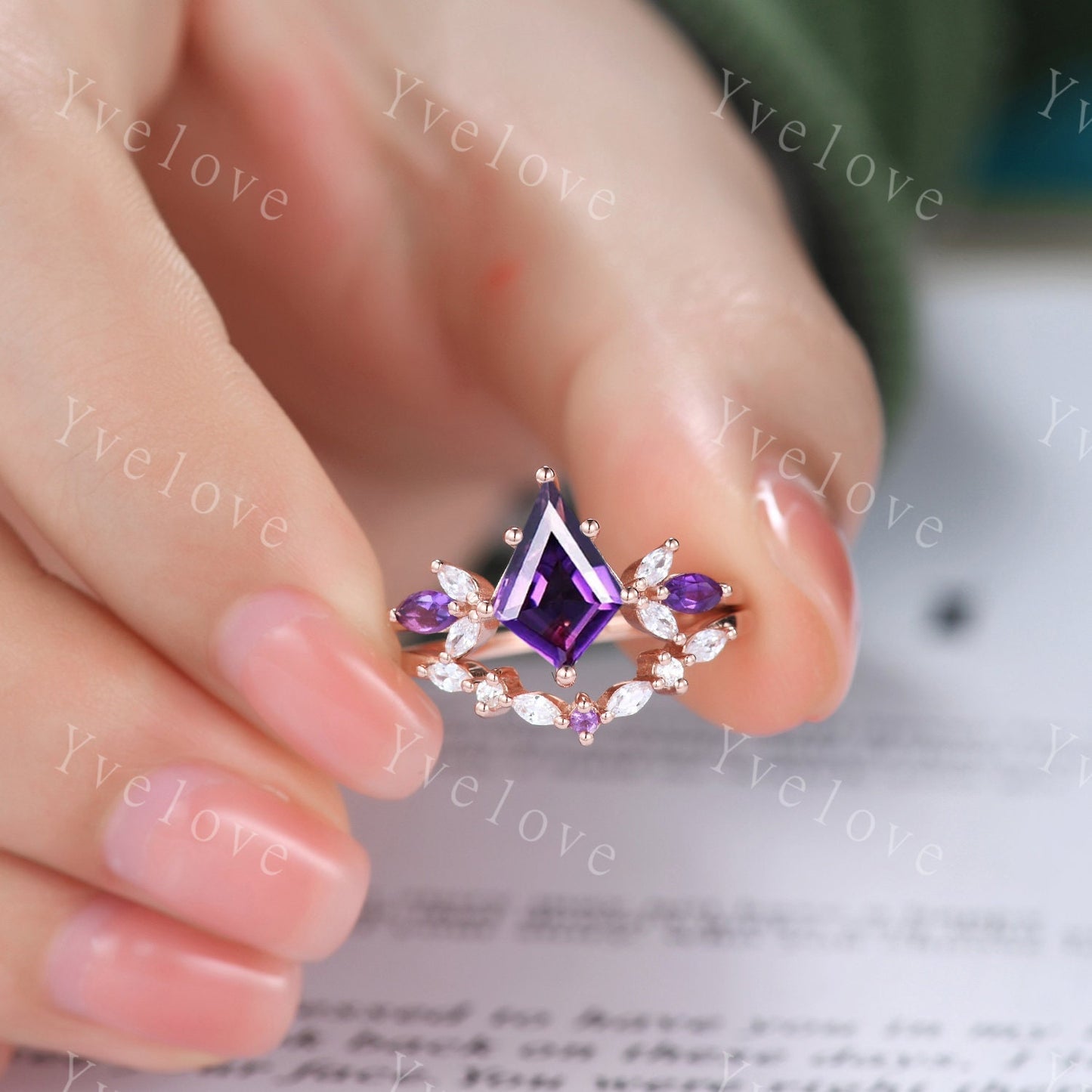 Vintage Kite Shaped Amethyst Engagement Ring Rose Gold Women Unique Moissanite Amethyst Gem Matching Band Promise Bridal Stacking Ring Set