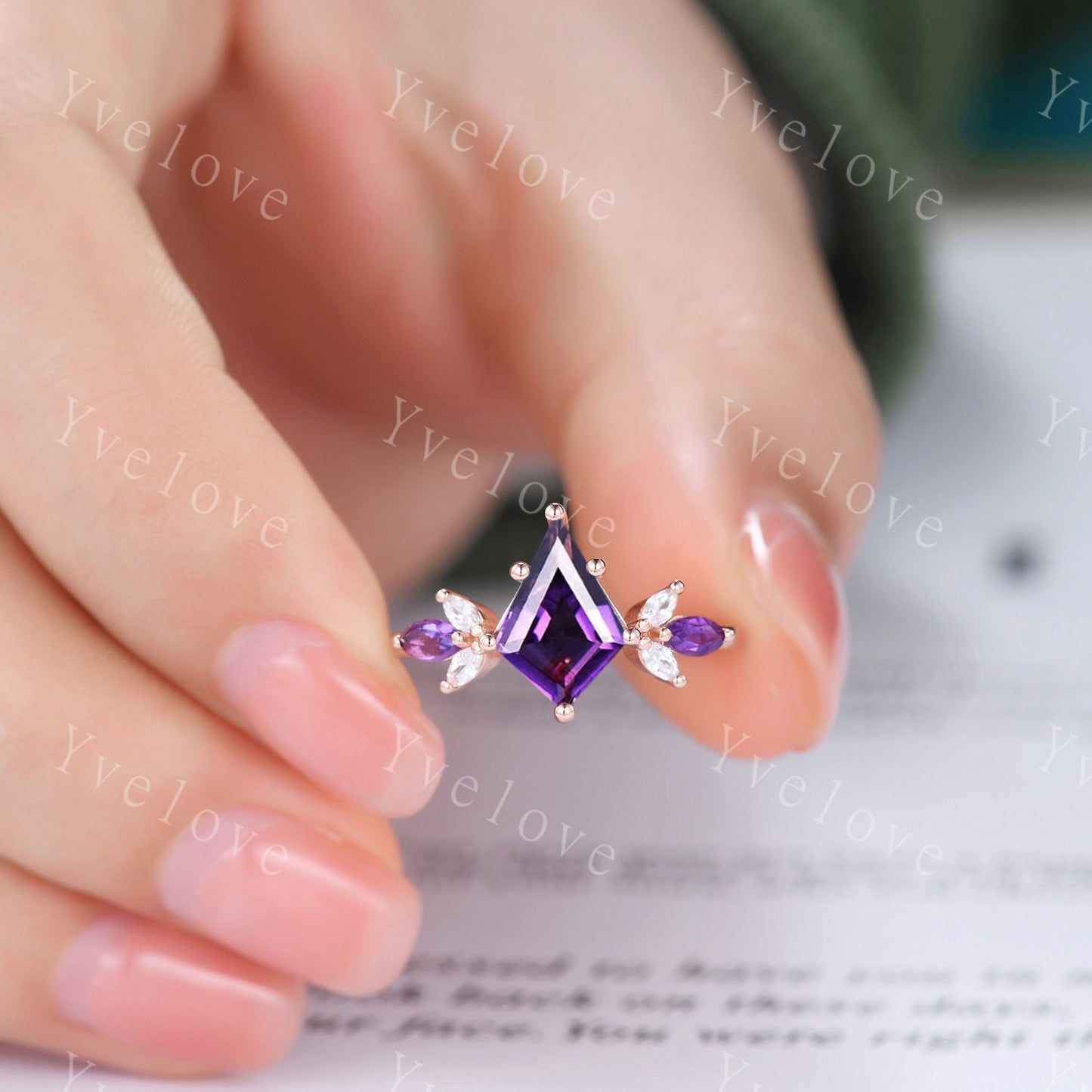 Vintage Kite Shaped Amethyst Engagement Ring Rose Gold Women Unique Moissanite Amethyst Gem Matching Band Promise Bridal Stacking Ring Set