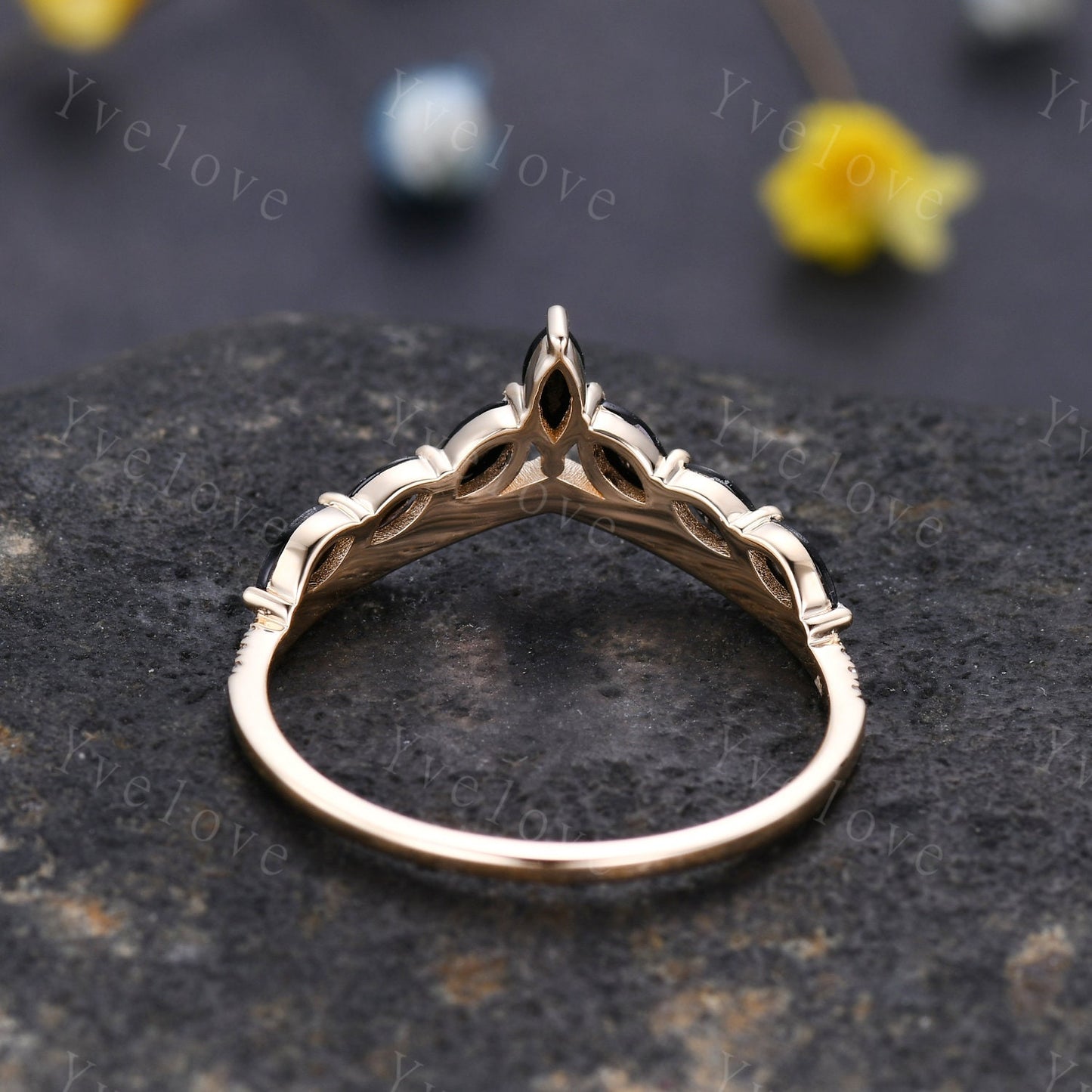 Unique Black Spinel wedding ring,Black gem wedding band,Marquise black Spinel ring,Curved V stacking rings,Diamond Ring,Vintage gold ring