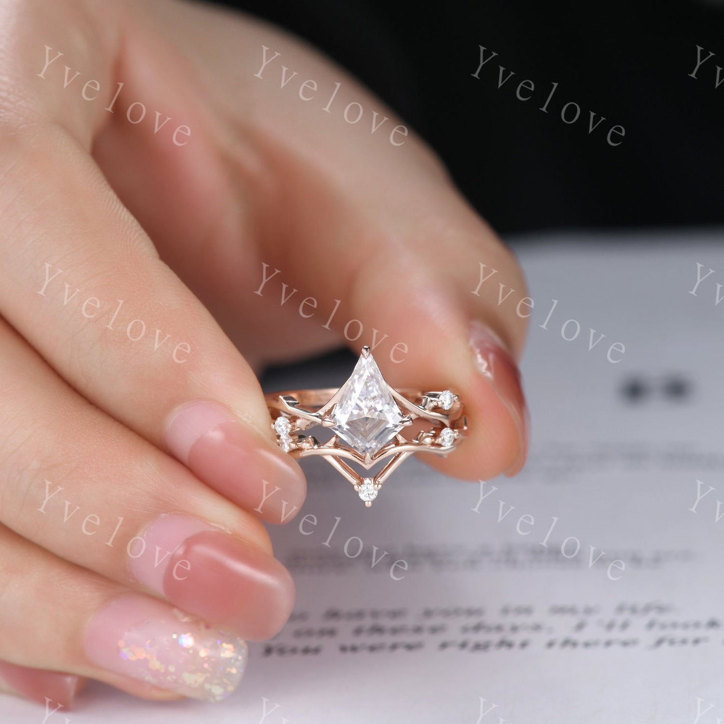 Vintage Kite Shaped Moissanite Engagement Ring Set,Twisted Ring,Leaf Vines Moissanite Bridal Set,Branch Ring,Dainty Twig Diamond Ring Gift