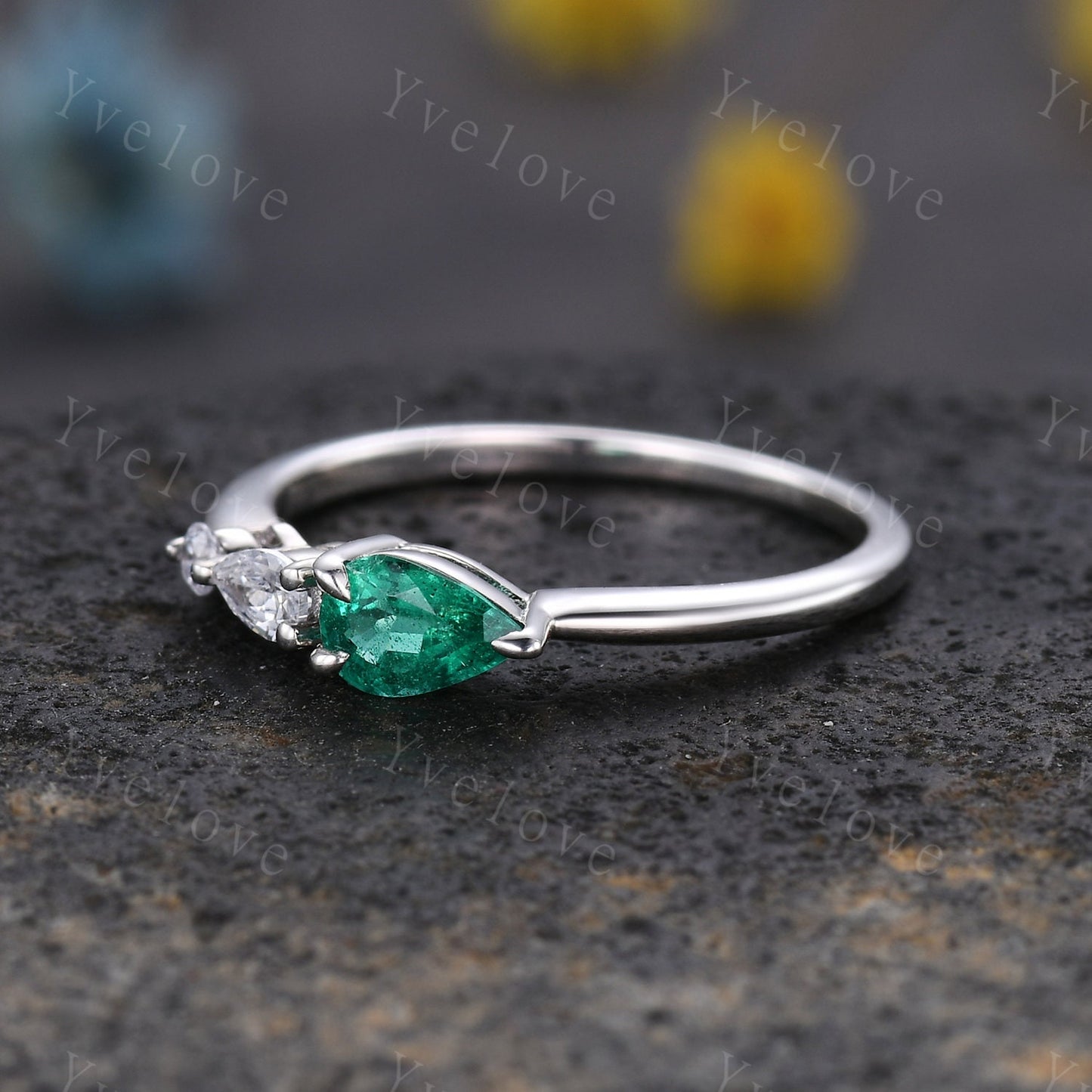 Vintage Natural Emerald Ring Engagement Ring,Pear Cut Gems,Art Deco Moissanite Wedding Band,3 Stone Unique Women Bridal Promise Ring Gift