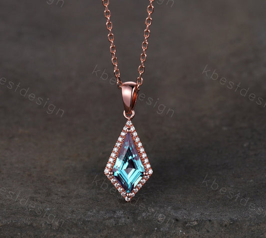 Kite Shaped Alexandrite Necklace For Women Vintage Unique Moissanite/Diamond Halo Pendant Necklace June Birthstone Necklace Anniversary Gift