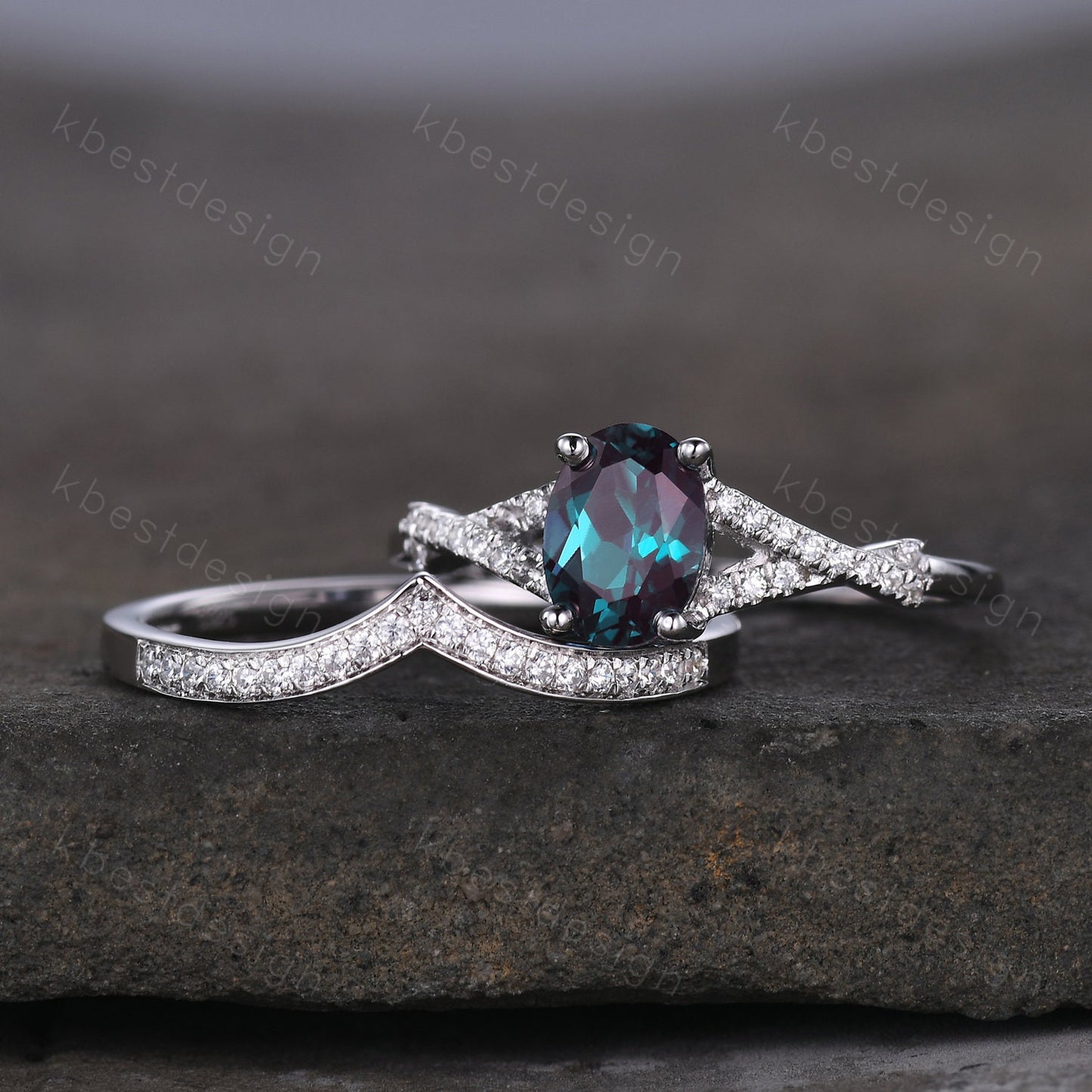 Oval cut Alexandrite bridal ring set vintage unique Alexandrite engagement ring curved moissanite ring set for women silver ring