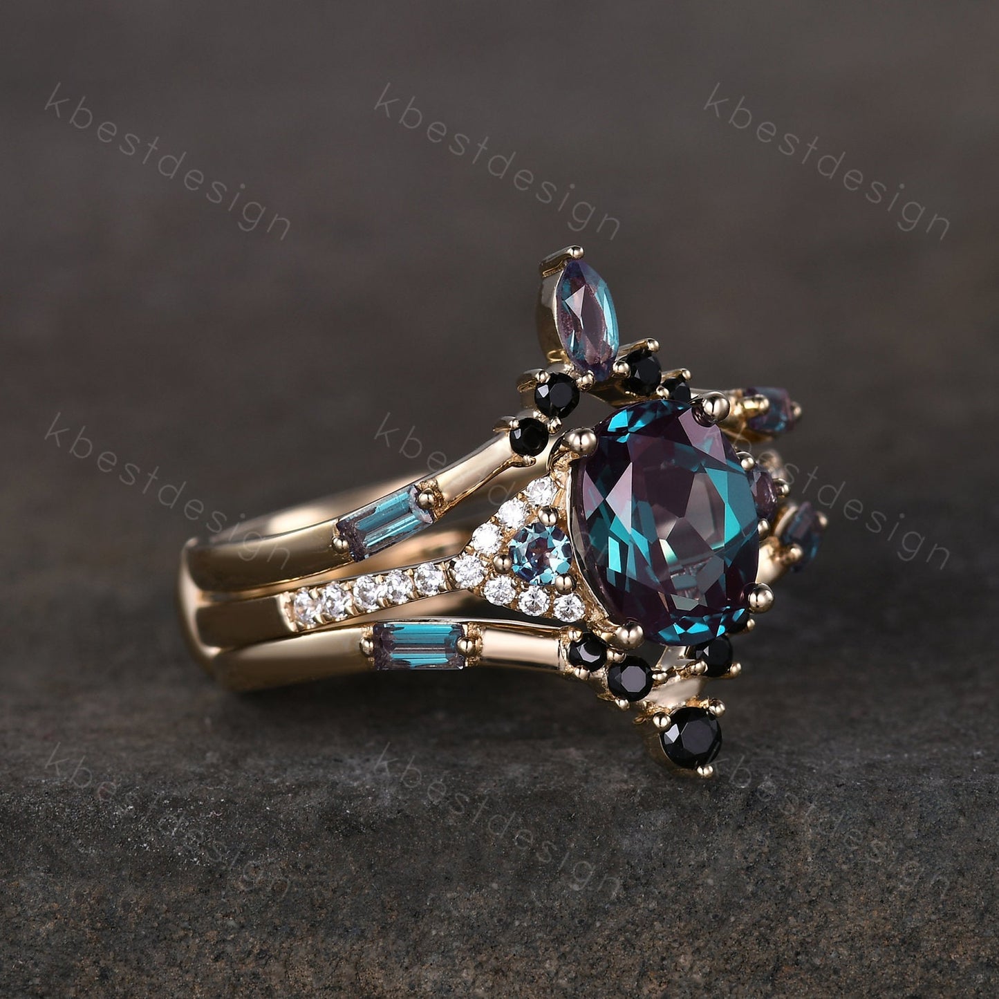 Vintage Alexandrite Engagement Ring Set Yellow Gold Oval cut Ring Unique Art Deco Alexandrite Stacking Matching Band Bridal Promise Set