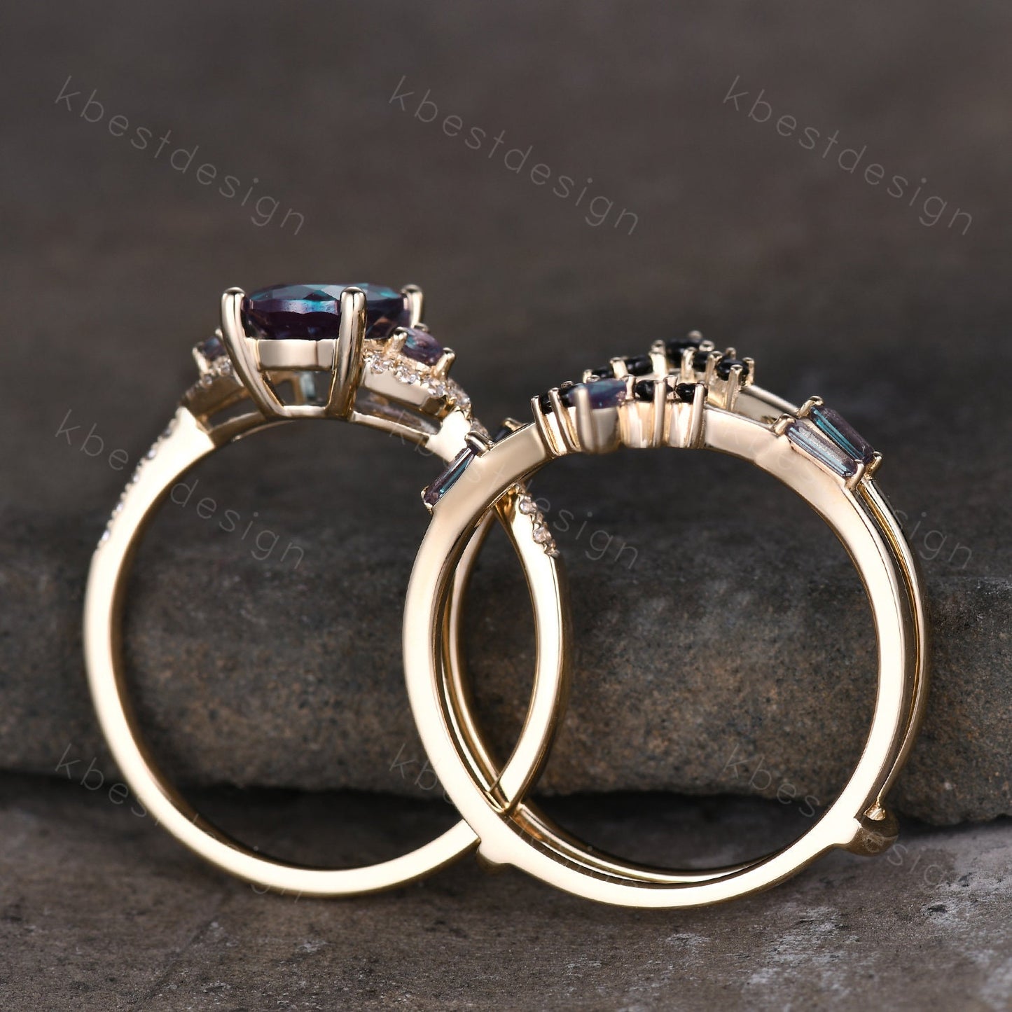 Vintage Alexandrite Engagement Ring Set Yellow Gold Oval cut Ring Unique Art Deco Alexandrite Stacking Matching Band Bridal Promise Set